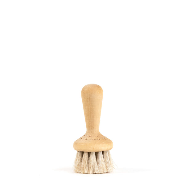 wet-face-brush