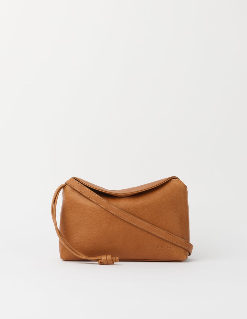 Compact Wild Oak leather crossbody bag with strap, front view