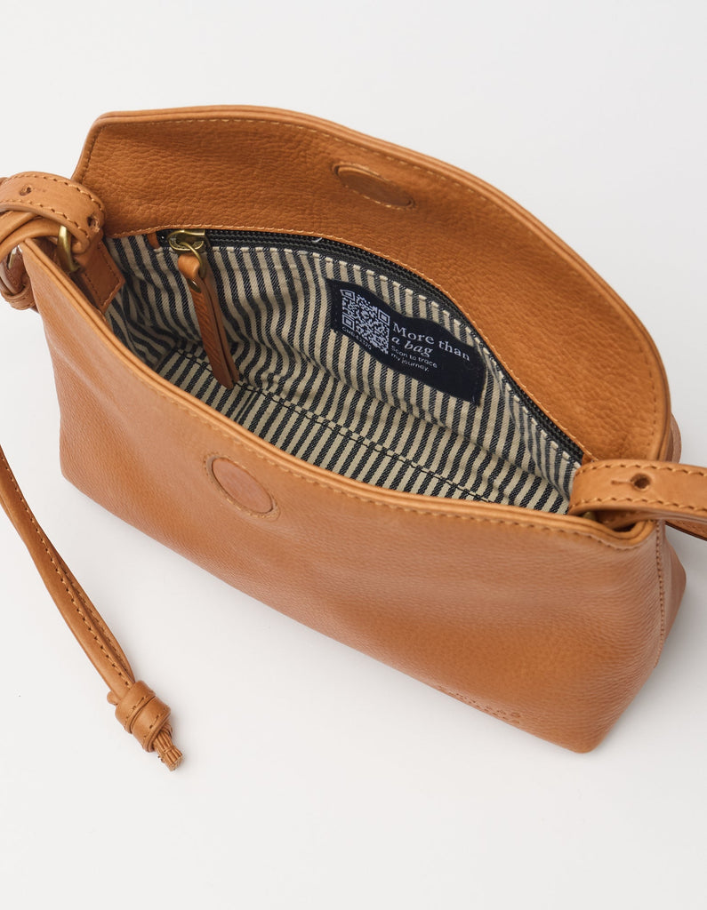 Inside of the compact Wild Oak leather bag