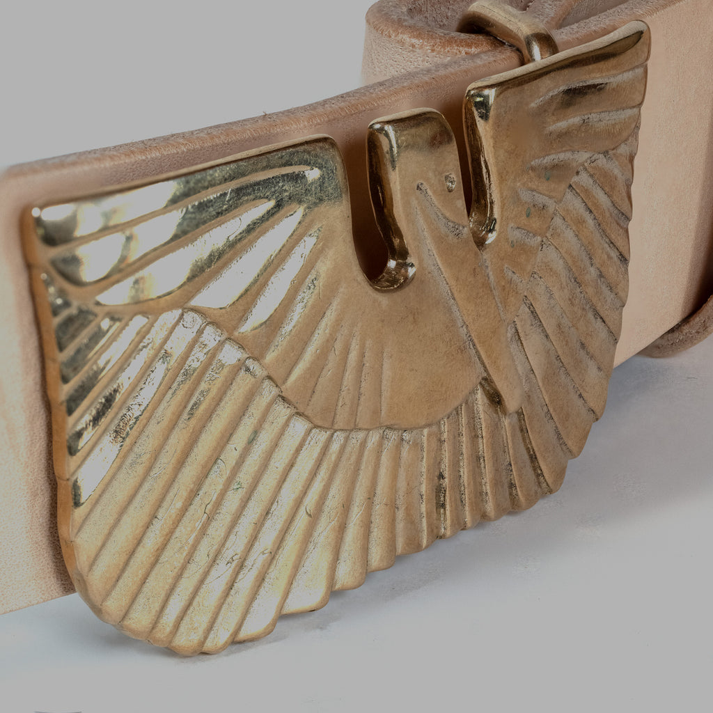 bronze-pelican-belt-buckle-angled-view