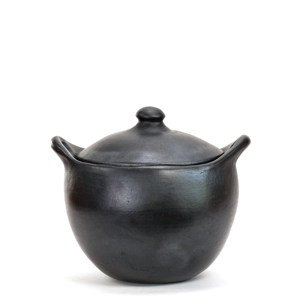 clay-soup-pot