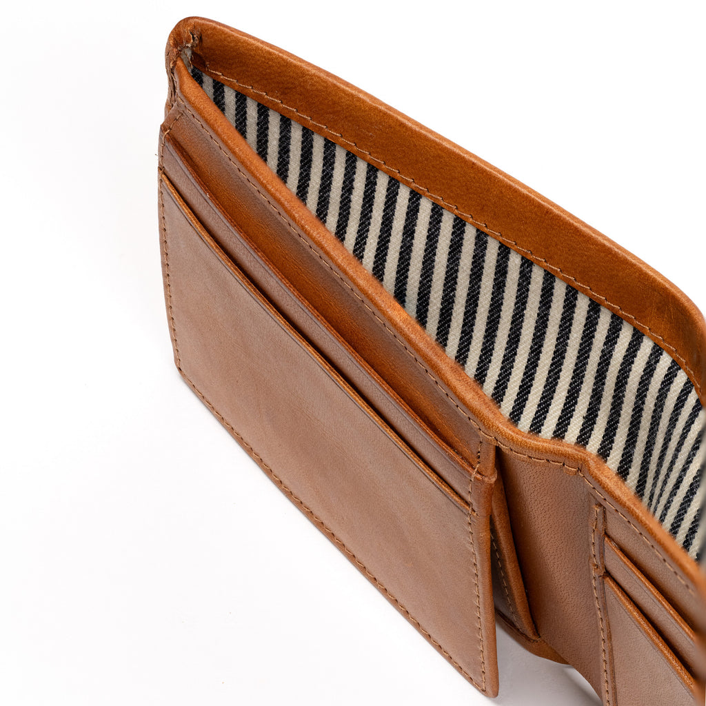 oak-leather-wallet-inside-view