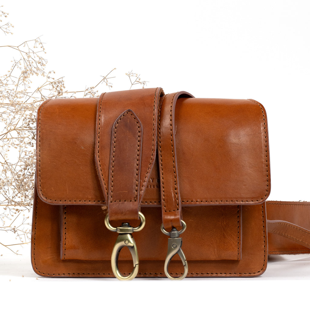 satchel-front-both-straps